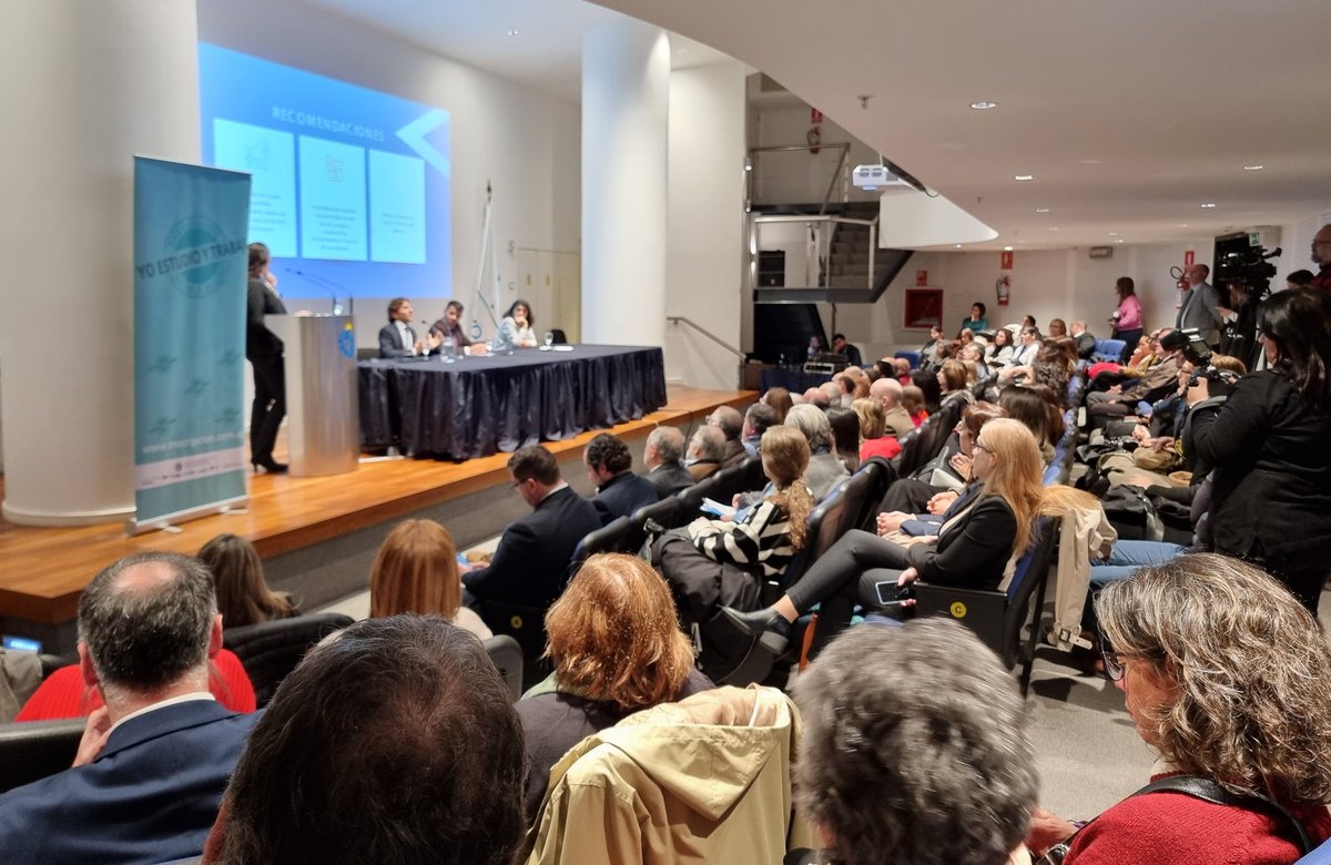 MTSSuy's tweet photo. #AHORA Lanzamiento de 12.a edición de #YoEstudioyTrabajo para empresas y organismos públicos, a cargo de @DanieledPerez
Presentación de resultados de @diegoubfal con presencia de Celia Ortega del @BancoMundial
y reconocimiento a instituciones por su compromiso con la iniciativa. https://t.co/zmasJG3mrQ