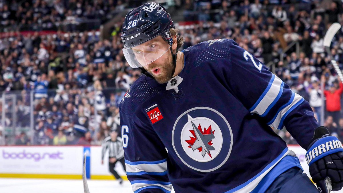 Darren Dreger reports that the #gojetsgo are exploring options on their former captain Blake Wheeler, which range from a buyout to a possible trade

#NHL | #HockeyTwitter