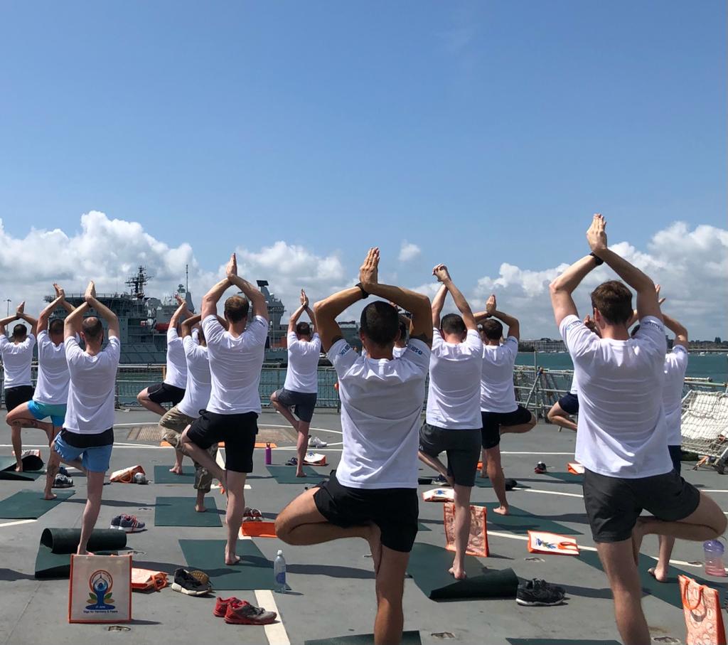 On #InternationalDayofYoga2023 as part of the wider @indiannavy #OceanRingofYoga outreach - @HCI_London conducted Yoga with @RoyalNavy onboard the RN Destroyer @hmsdiamond at Portsmouth to promote Yoga as a way of life for good health and wellness. @VDoraiswami