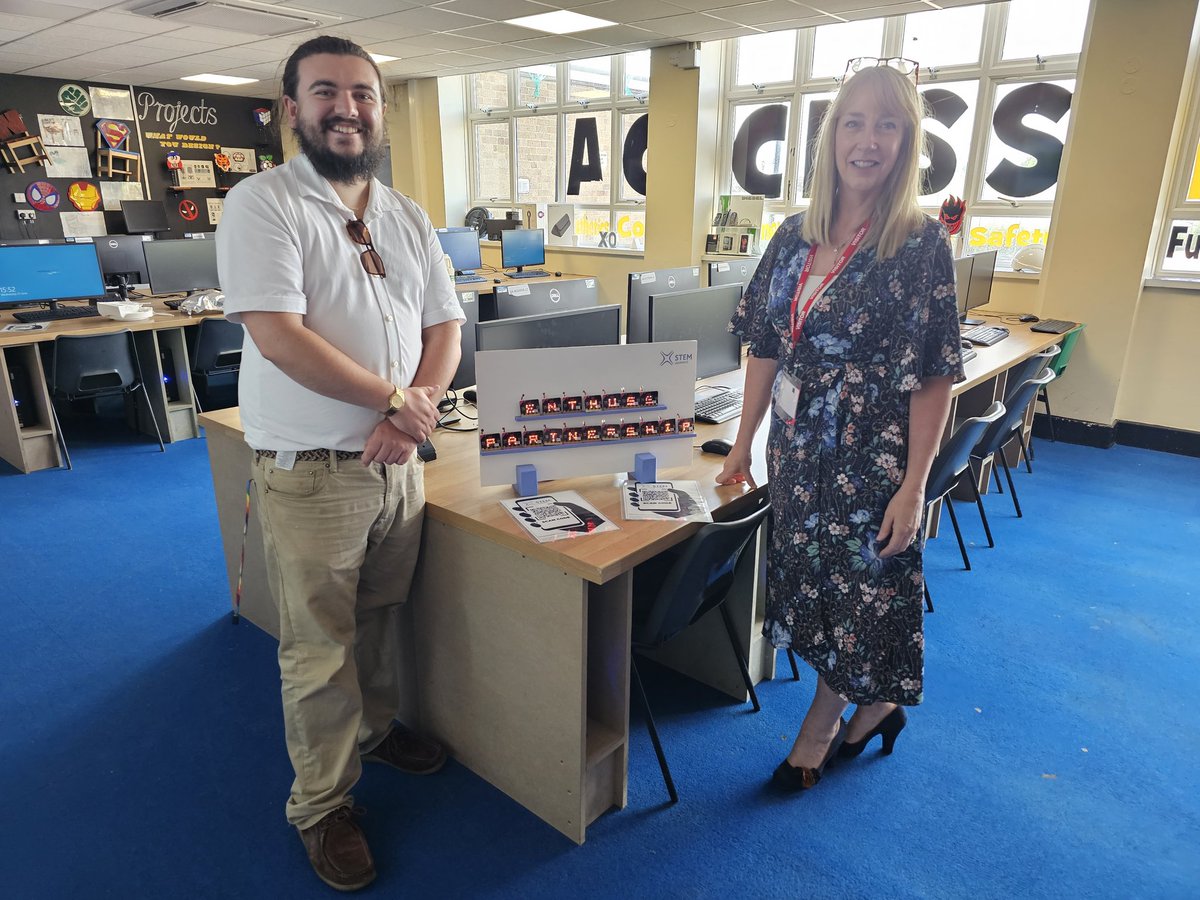 About to start the Acle Enthuse Partnership launch event. Goodies for attendees include micro:bit kits 👍🚥💻 #STEMeducation #teachcomputing #ncce #stempointeast #wearecomputing