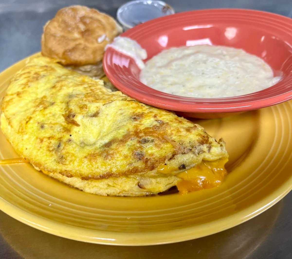 FBFivePoints's tweet photo. Delicious from the first bite to the very last! Our Piedmont Omelet is a great way to kick start your day.
#omelette #breakfast #brunch #lunch #eatfivepoints https://t.co/Ip94KUVHji