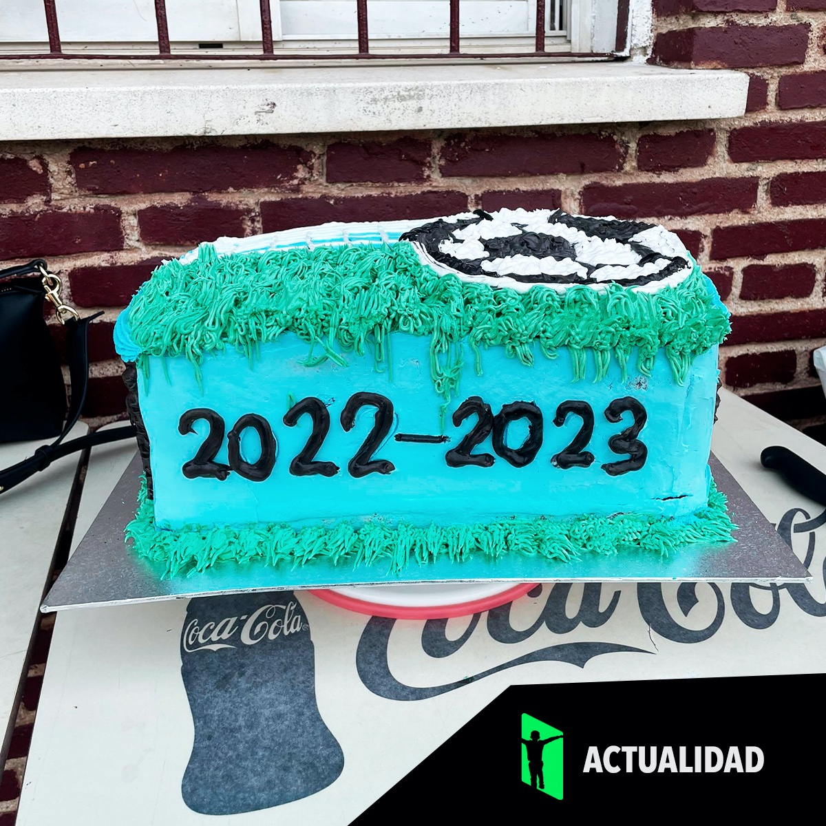 GateforChildren's tweet photo. 📷 ¡Fin de temporada en @atletico_panben !
Cerramos la temporada 2022-2023 de nuestra actividad en el club del barrio madrileño de Pan Bendito.

Disfrutamos de una tarde de #fútbol, una dulce tarta y muchas risas 🥰

¡Nos vemos en la próxima temporada! 👏

#GateForChildren https://t.co/FiycJKOC9g