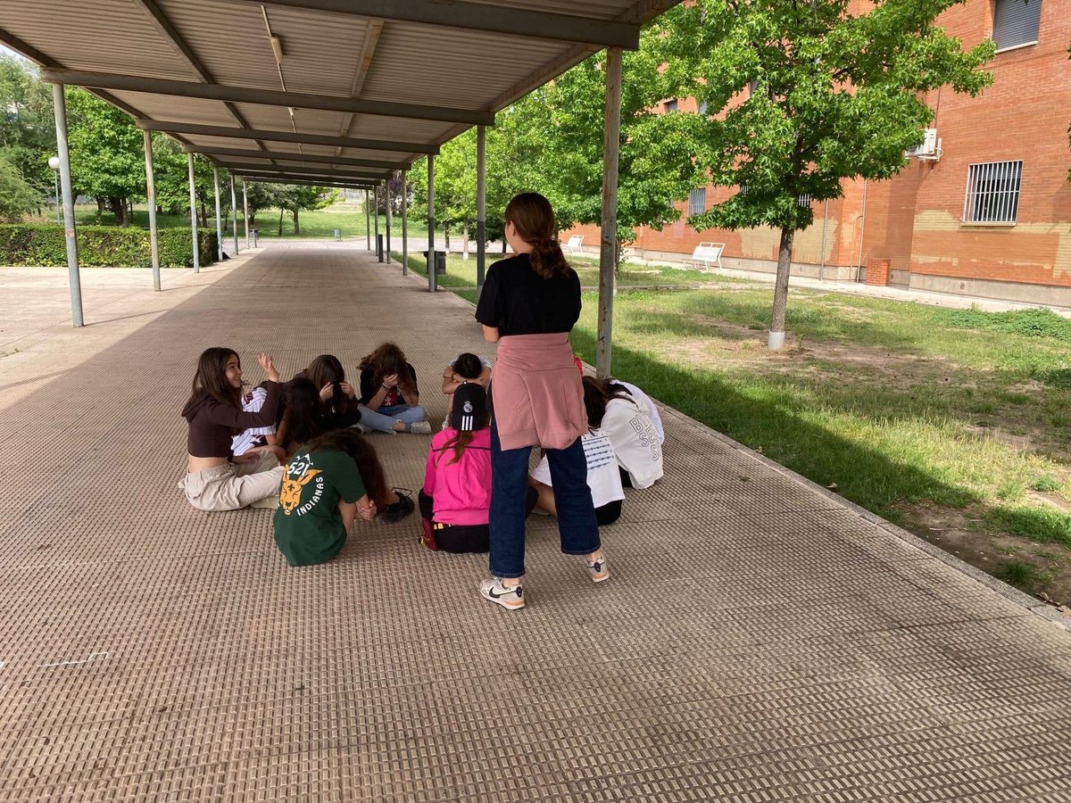 Últimos días de clase haciendo actividades diferentes con los amigos.