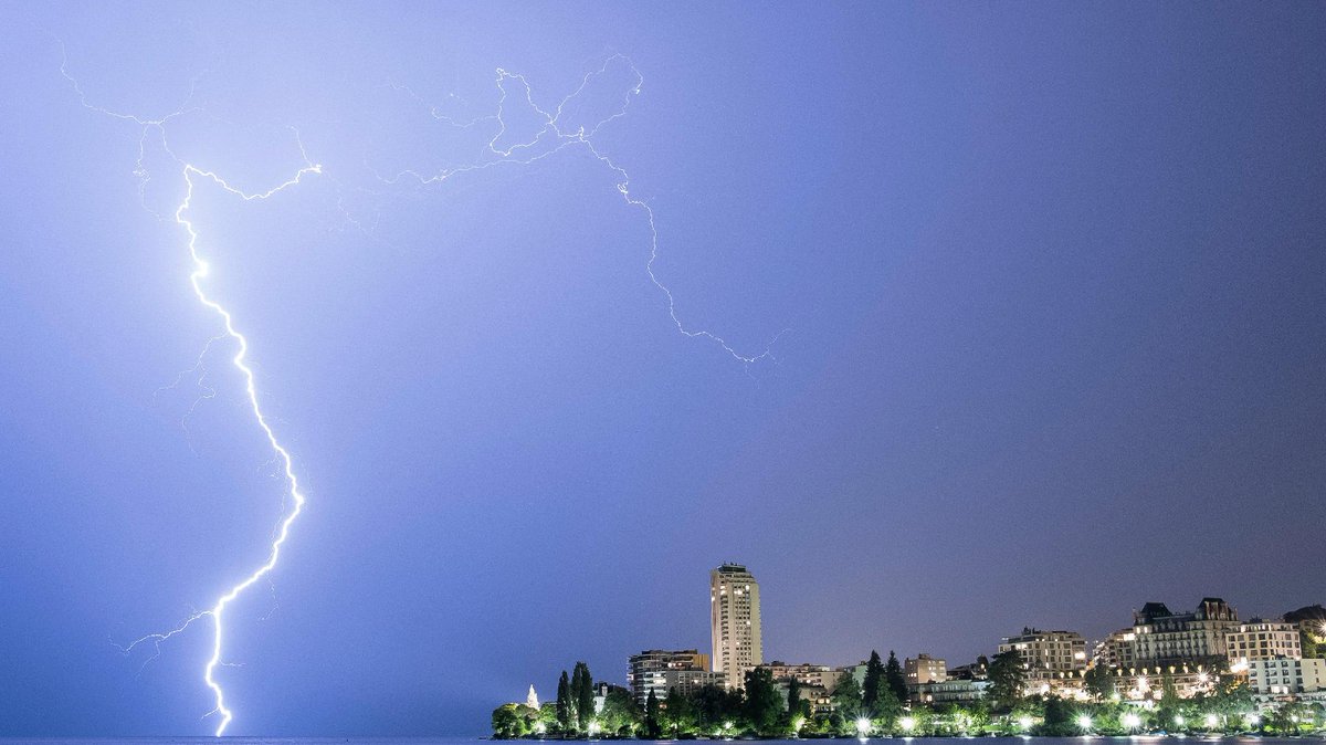 ORCAvd's tweet image. Information: Préalerte météo pour jeudi 22.06.23 dès 12h00 #Alertswiss 
Que faire / comment réagir: 
alert.swiss/fr/home.html#P…