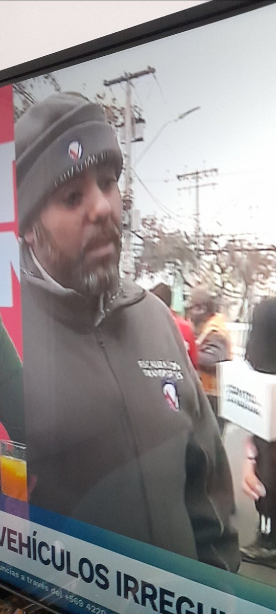 Bleve_FireValpo's tweet photo. Y se Marchó!!!!!!!  Dónde se fue a esconder el saco  pelotas       #ContigoCHV https://t.co/kXbvm5AEZI