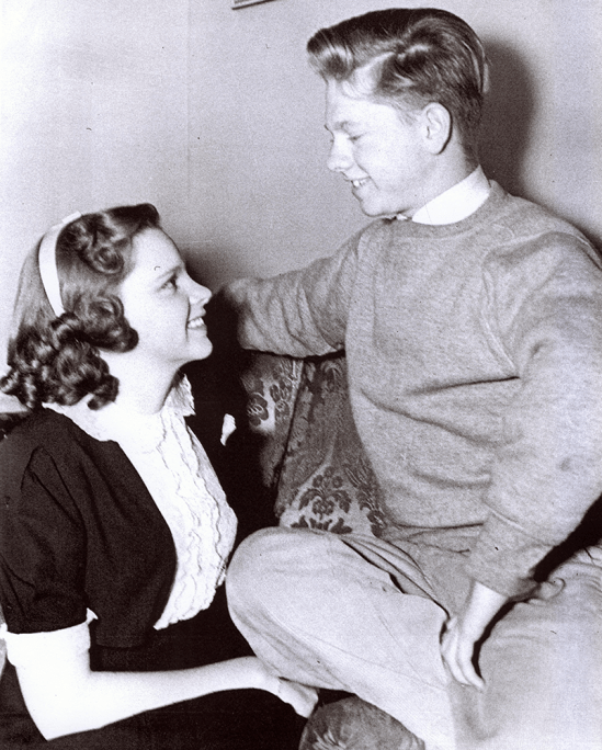 TheJudyRoom's tweet photo. June 21, 1938: Recording session for "Love Finds Andy Hardy."
Bei Mir Bist Du Schoen https://t.co/NqcfQ2Z3LO
It Never Rains But What It Pours https://t.co/L92VpbeMwR
#judygarland #andyhardy #mickeyrooney #lovefindsandyhardy #thejudyroom https://t.co/b0AMq32fVc