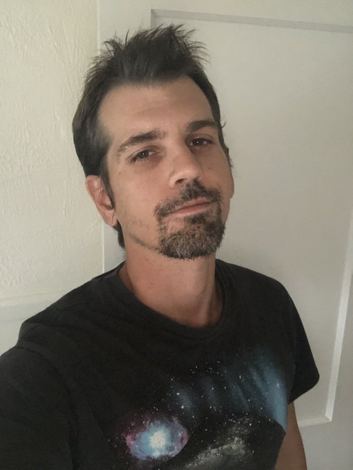 Much needed haircut time. https://t.co/kFVqfZYBsM