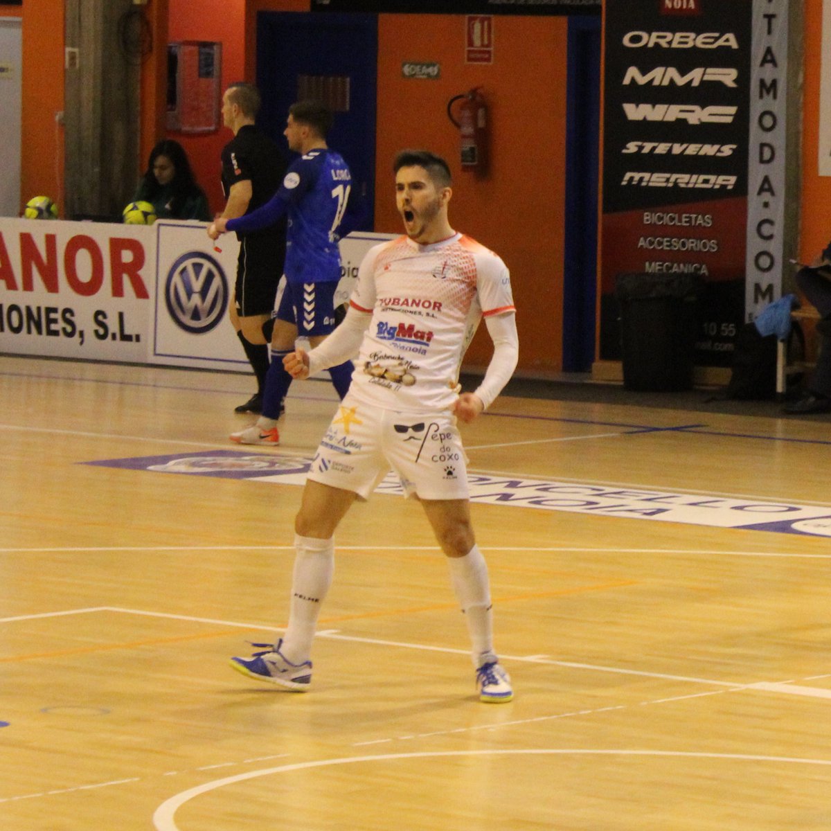 NoiaFutbolSala's tweet image. ¡La 5⃣ª del 5⃣!

🫶 @llucpa5

#Lluc2024 🤍❤️ #LLVC