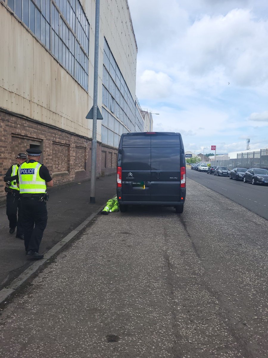 Local officers from Drumchapel have been working in partnership with @DVSAgovuk  today in Whiteinch, 
Glasgow, where a number of drivers were reported for a variety of offences. A large goods vehicle was also issued a prohibition notice due to it's dangerous condition. #DriveSafe