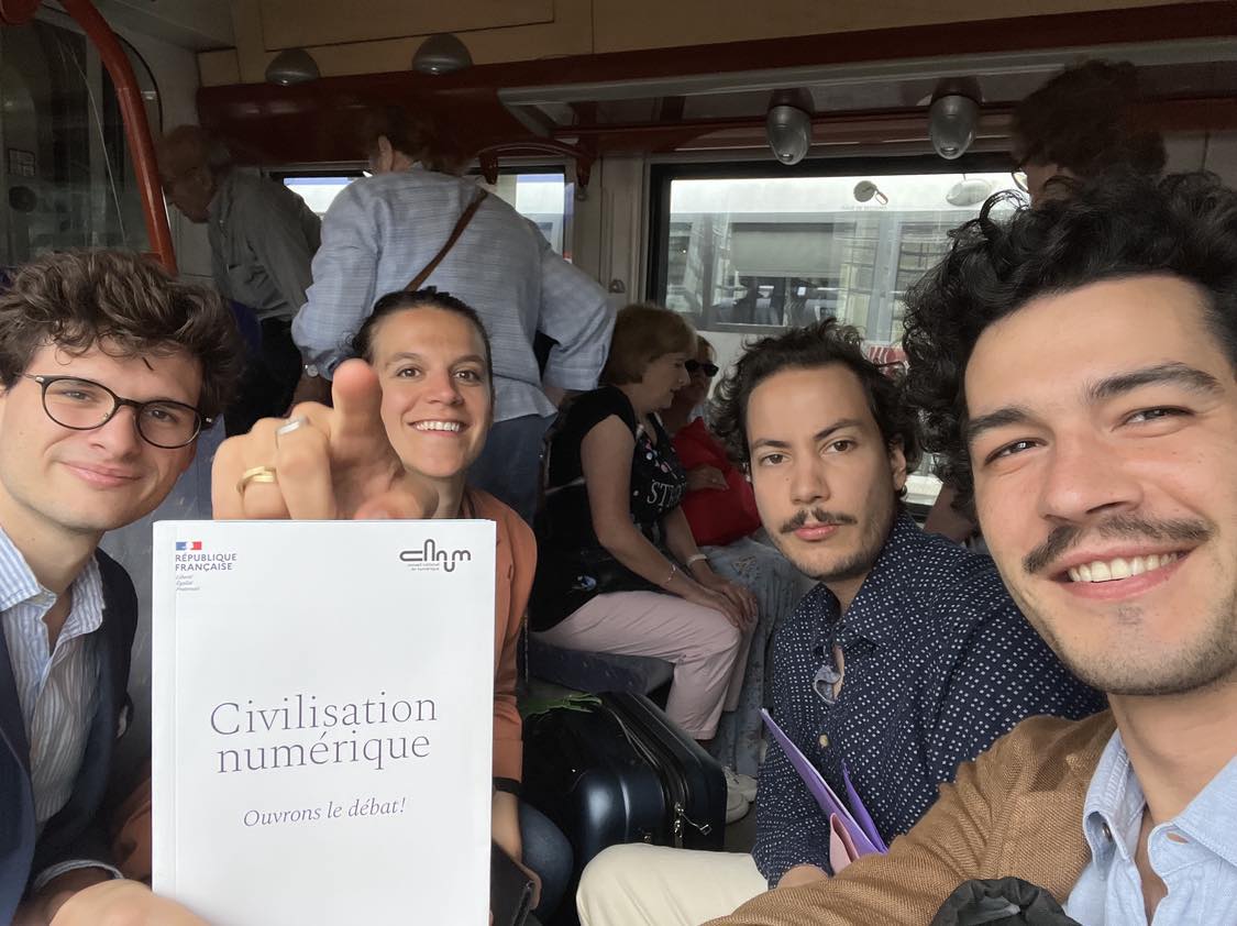 1 an d' #Itinérairesnumériques🥳

Le 21/06/2022, nous partions en <a href="/gironde/">Gironde</a> pour la 1ère étape de notre démarche exploratoire d'ouverture du débat autour du numérique.

Depuis, nous avons effectué + de 7⃣0⃣rencontres à travers la France

Le carnet de bord : cnnumerique.fr/itineraires-nu…