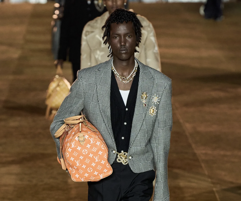 Vogue Business on X: After a whirlwind two-week rollout of its big #NFT  offering, Via, #ViaLouisVuitton has shown the first item vailable only to  holders of its Treasure Trunk NFTs: an orange