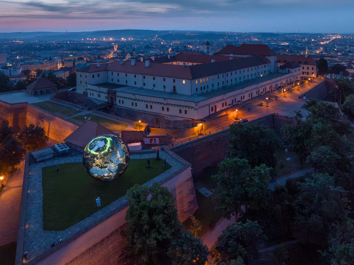 Molíkův vesmír tweet media