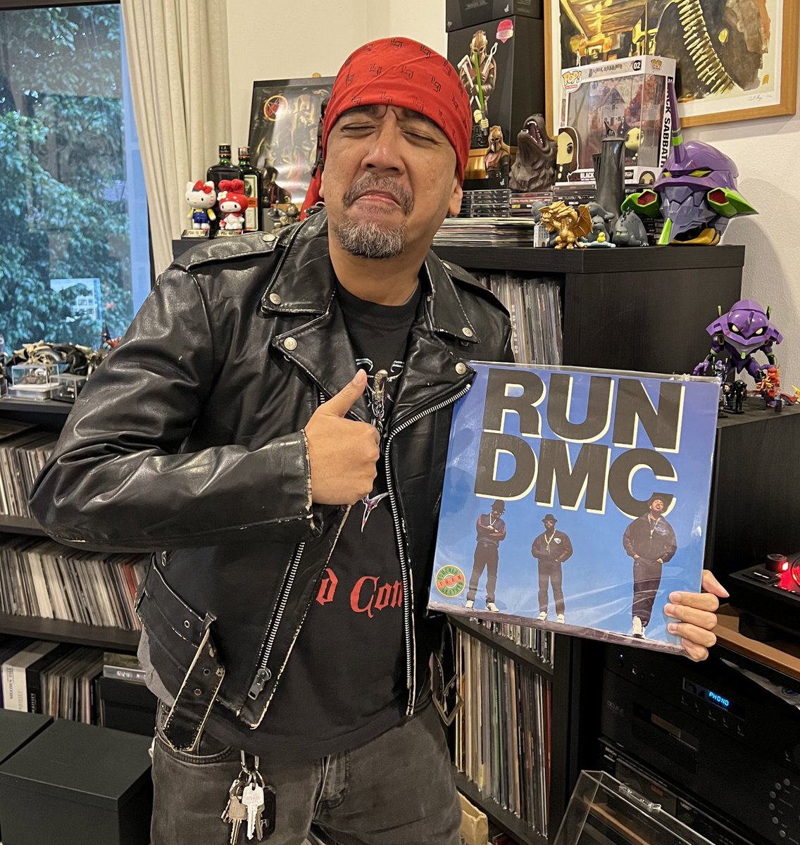 beergahayuuu <a href="/lord_kobra/">Morgue Vanguard</a>! manggih foto ieu pas maneh ulin ka kantor 🎉