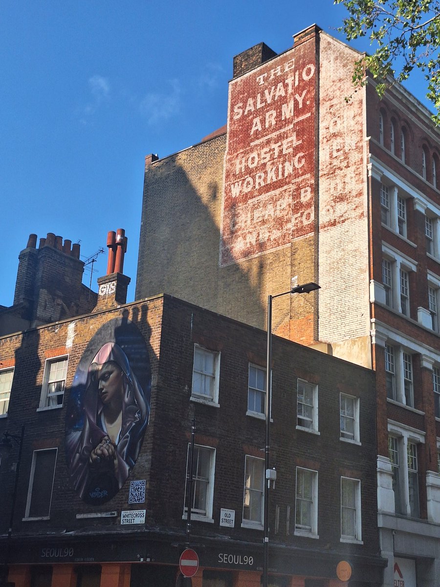 #GhostSign and beautiful #StreetArt on Old Street this morning. 
Double whammy