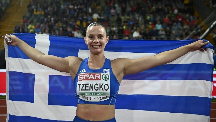 3οι Ευρωπαϊκοί Αγώνες

Η Τζένγκο σημαιοφόρος της ελληνικής αποστολής

amna.gr/sport/article/…

#EuropeanGames #ΤeamHellas