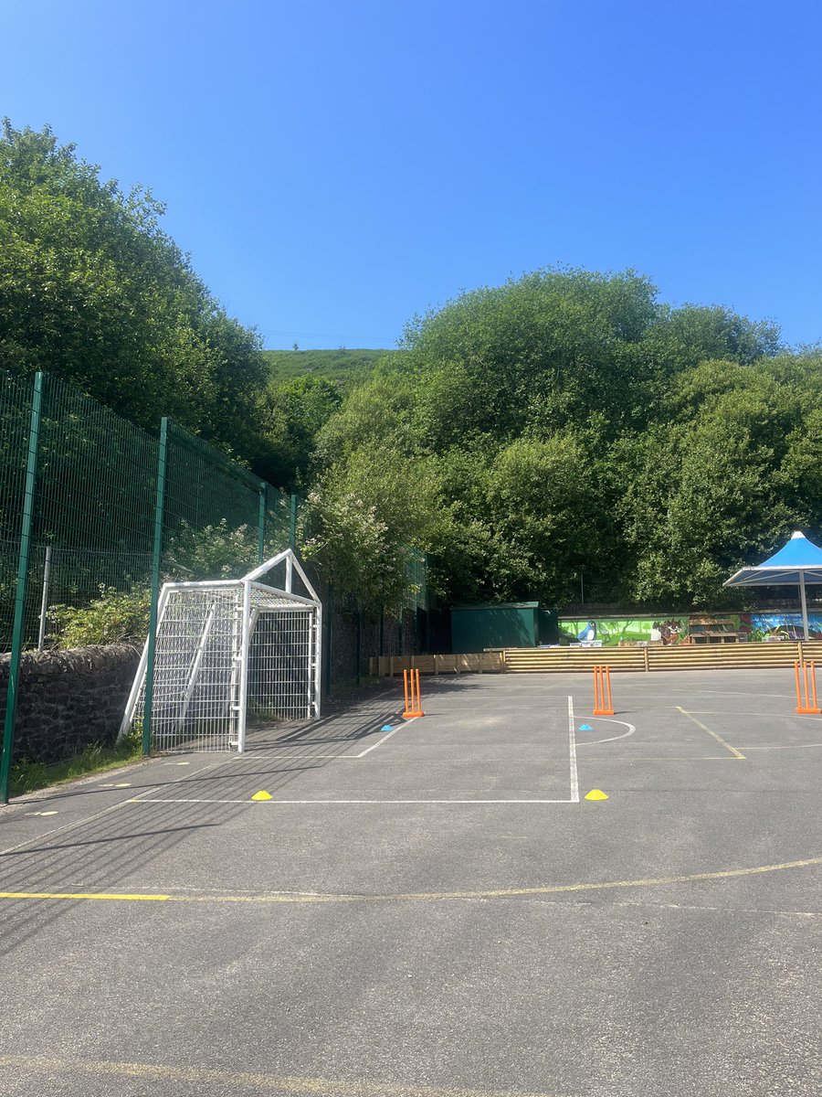 🏏⭐️MORE MORE MORE ⭐️🏏
🏏⭐️BRILLIANT BOWLER⭐️🏏
🏏⭐️#nationalcricketweek⭐️🏏

A great morning of brilliant bowler with the pupils here at @Pontygwaith321 

#wearewelshcricket