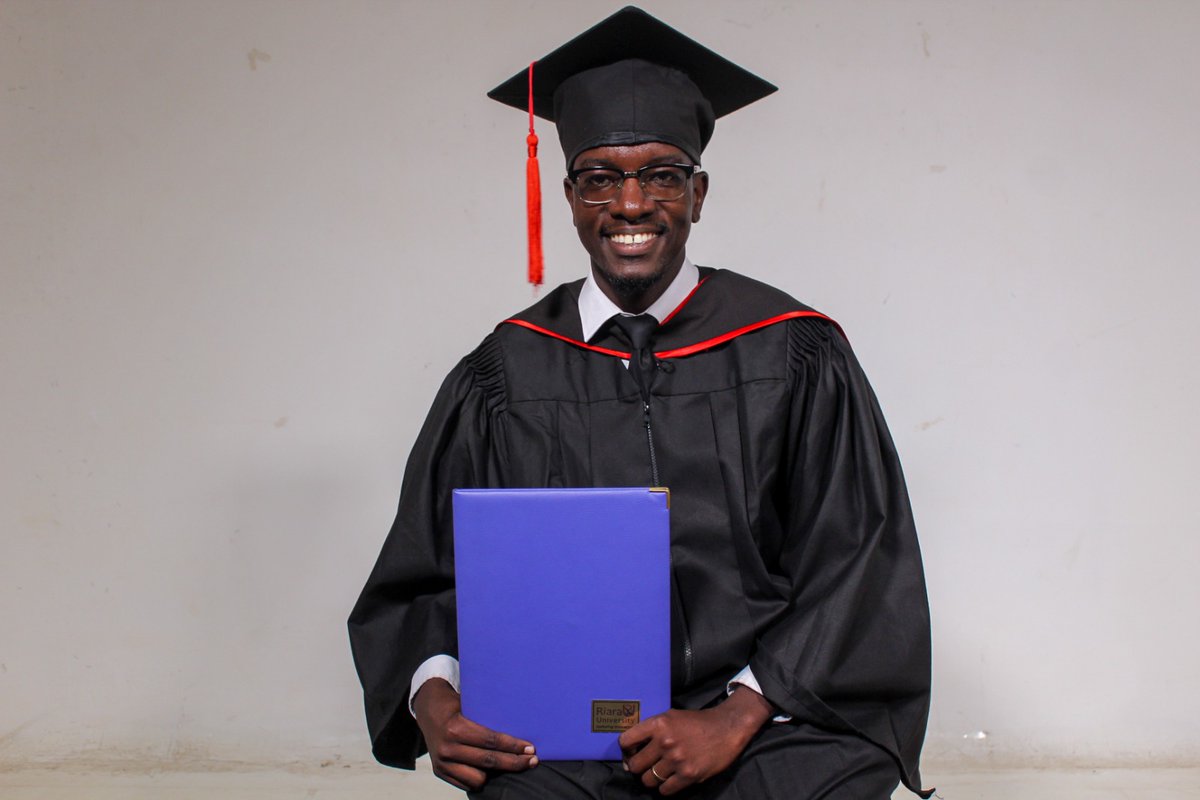 RiaraUniversity's tweet image. Spotlight on Success: Today we're thrilled to feature one of our Law School alumnus. Meet George Magunga Oiye, a #classof2020 law graduate making waves in the corporate world.

'I currently serve as the Legal Officer at Radio Africa Group.

I would say that it’s the teaching at