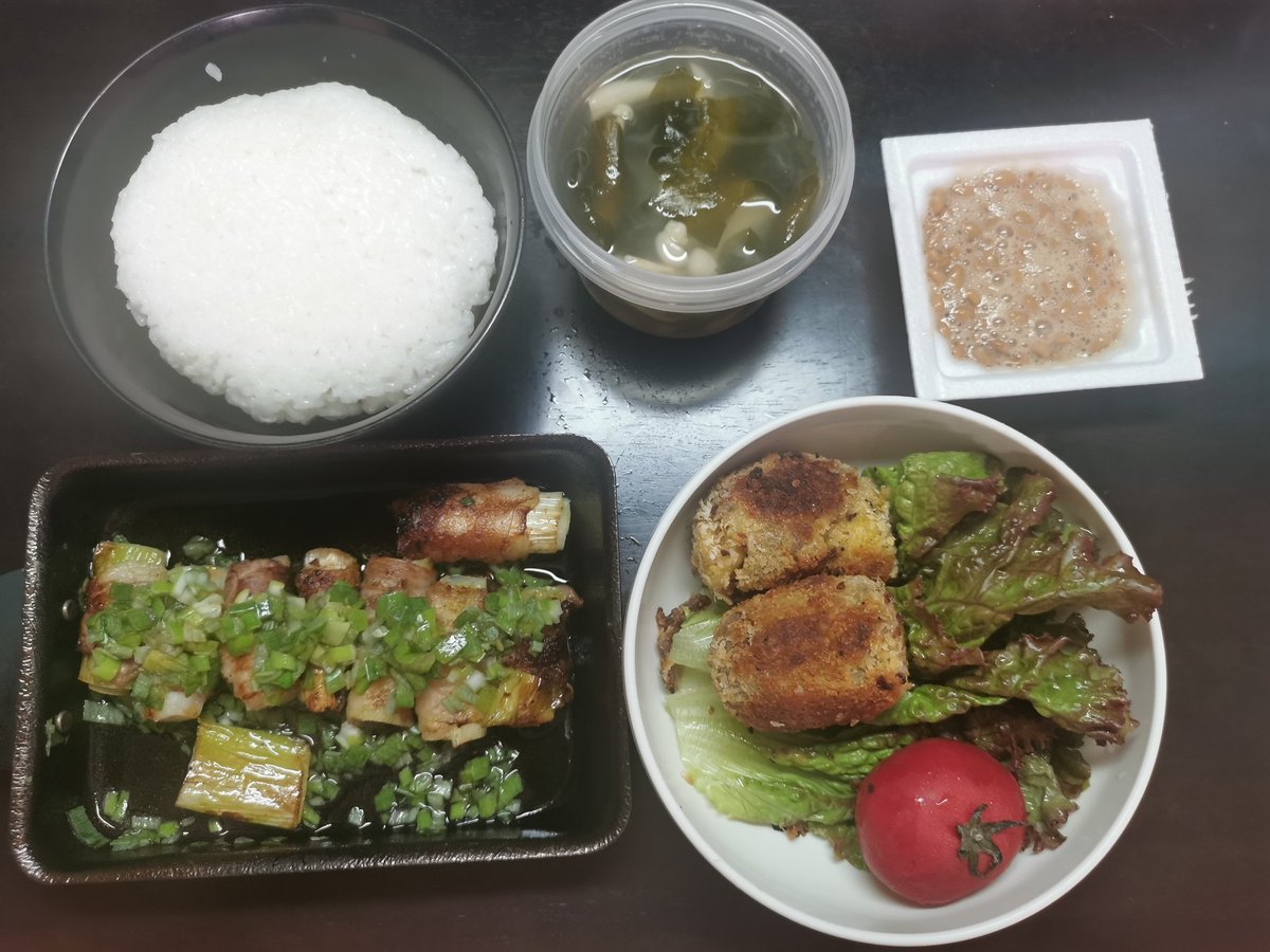 rl8yc's tweet photo. 自炊Day✨
コロッケ、肉巻き、ゴーヤチャンプル🥹 https://t.co/7gvX8KSjH0