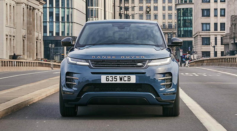 motoraty's tweet photo. 2024 Range Rover Evoque Arrives With Minor Changes Inside and Out 
https://t.co/ZUuuDNYBLx https://t.co/0MKjRGU7m9