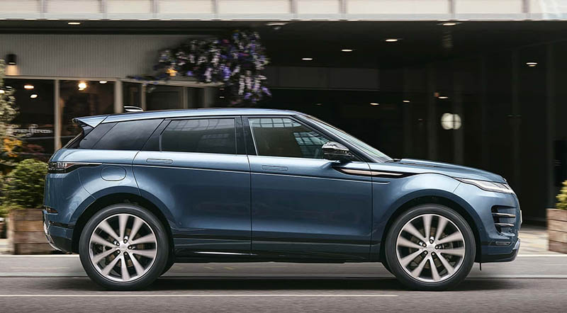 motoraty's tweet photo. 2024 Range Rover Evoque Arrives With Minor Changes Inside and Out 
https://t.co/ZUuuDNYBLx https://t.co/0MKjRGU7m9