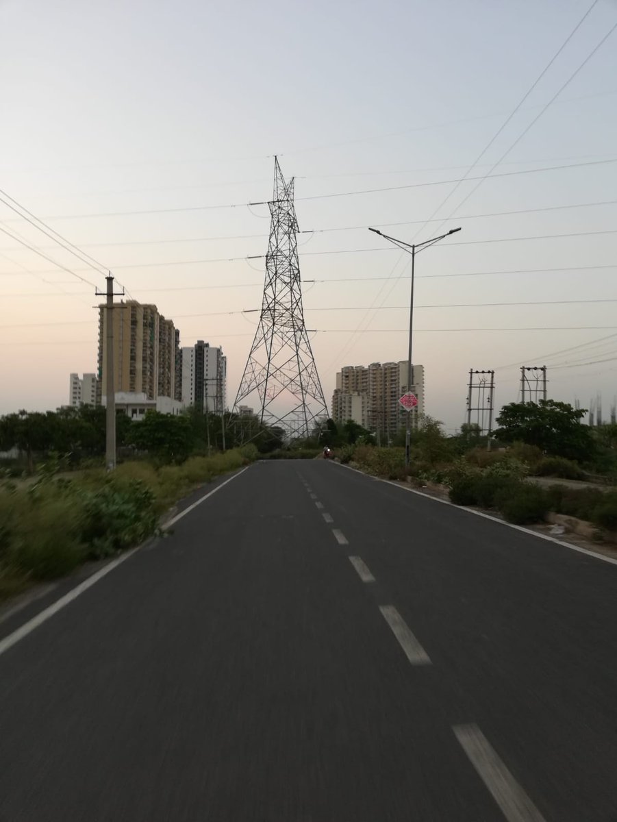 Pradeep772016's tweet photo. Sector 75-76 Main Road of Faridabad is BLOCKED due to High Tension Electricity Pole from more than 5 YEARS. Sir please help @MCF_Faridabad @eepwdfaridabad @mlkhattar @cmohry @Dchautala @HaryanaPwd https://t.co/4jI5GlOklO