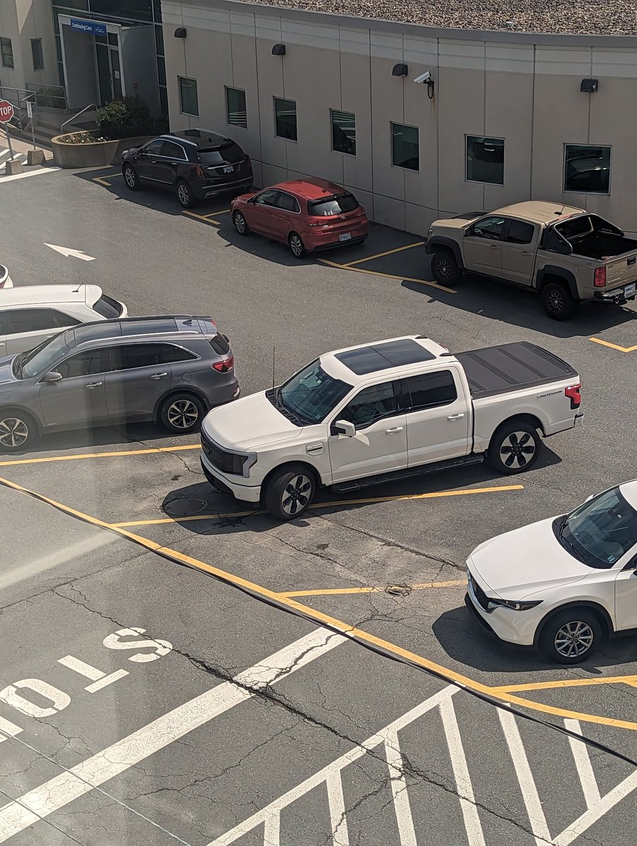 Timothy_SRSmith's tweet photo. @TheSmokingTire &amp; @ZackKlapman  the statement holds true north of the border. Electric vehicles allow you get away with acting like a shit bag. https://t.co/lGnqujHsEI