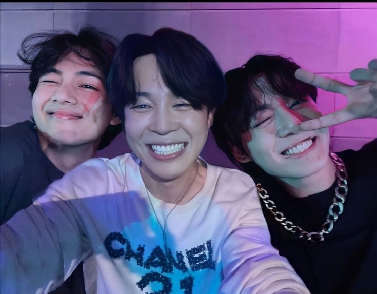 MINGUK95's tweet photo. when you put the maknae line in the same room~

                         -a thread 🧵 https://t.co/HEqlf5qjuR