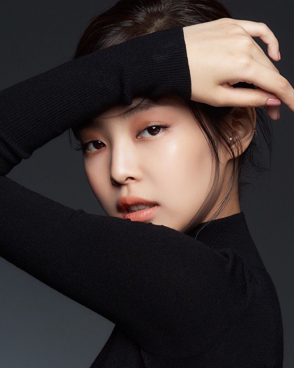 updatecultura's tweet photo. Jennie (BLACKPINK) pode ser indicada ao Emmy por sua atuação excepcional em “THE IDOL”, afirma a Forbes. https://t.co/Ut16fge0li