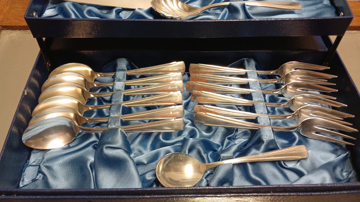GrandOakAuction's tweet photo. Vintage Silver-plate "Radad" Made in Israel Tea Flatware Set in Original Box
Online Auction @ https://t.co/y7mhqclVkj
View @ Our Office
#grandoakauctions #radad #silverwareauctions #vintageauction #radadisreal #flatware #grandoakauctions #onlineauction https://t.co/al2wAOmZeV