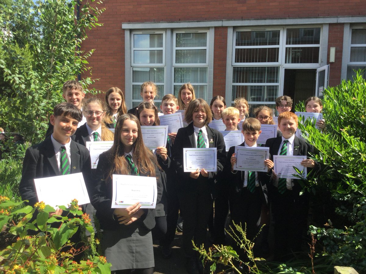 Lovely for members of the Pupil Librarian team @sullivan_upper to meet up this morning & receive their @uksla certificates🎉👏Some treats enjoyed too🥮🤩❤️📚 #lovebooks #teamwork #librarylife