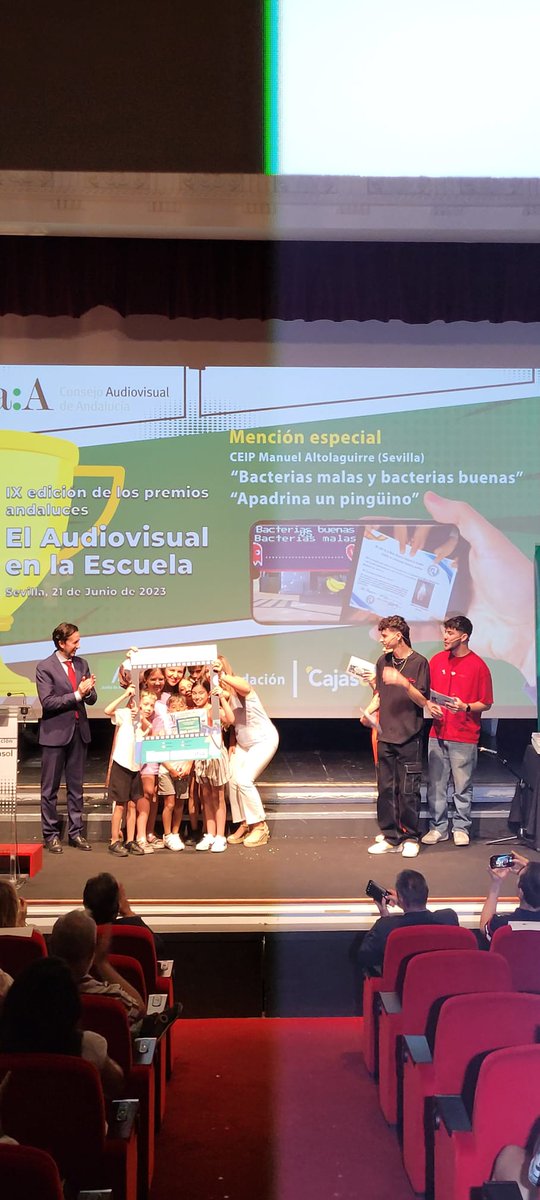 Mención especial para el CEIP Manuel Altolaguirre por sus cortos: "Bacterias buenas, bacterias malas" y "Apadrina un pingüino"