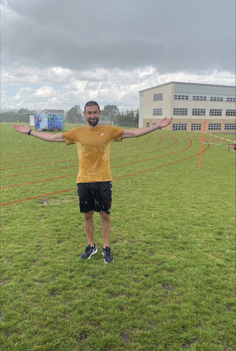 Correct call to postpone our Sports Day until tomorrow! Thanks to all in @PortyPE for their hard work, Mr Lawson, and to all pupils and staff for their patience. We will pick up with the finals and the whole-school events in the afternoon tomorrow! #ProudOfPorty 👍🏻☔️⛈️