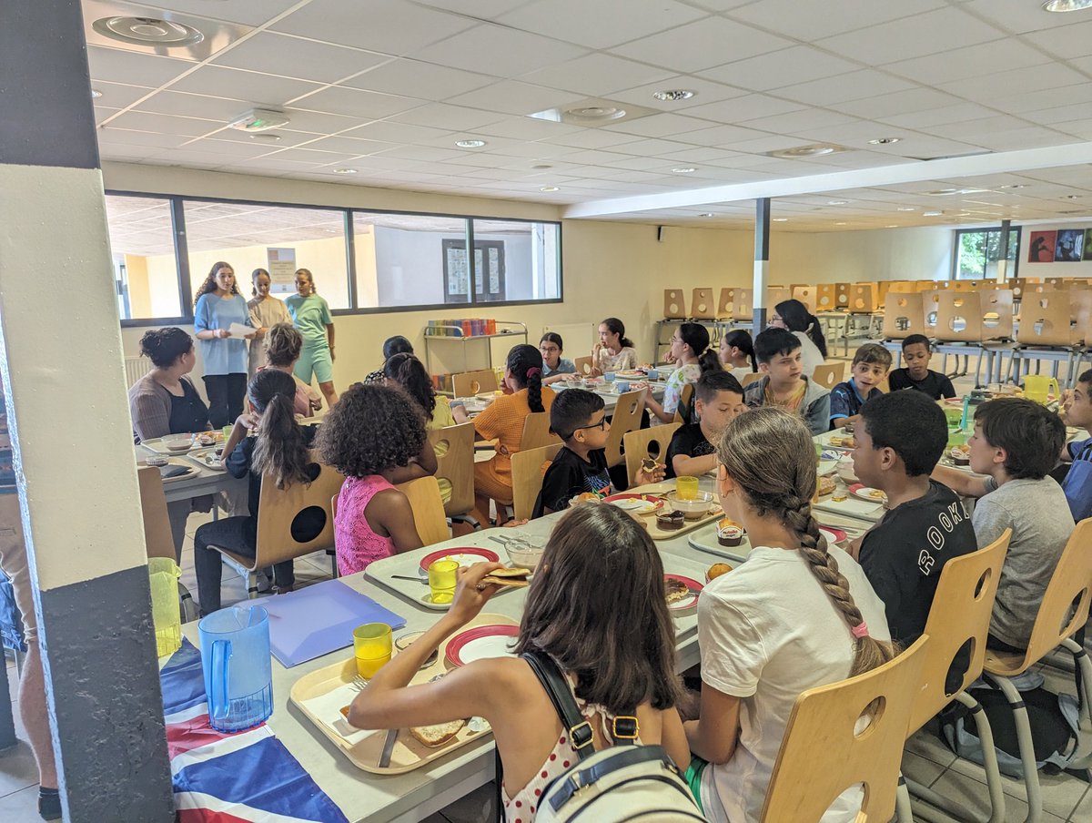 Journée d'intégration pour les élèves qui intègrent la section internationale  du collège <a href="/LaMarquisanne83/">Collège La Marquisanne</a>.
Tout commence par un "english breakfast", une visite guidée et des activités avec les élèves de la promotion 21/22.
Merci à <a href="/MarchettiA12/">Alexia Marchetti</a> et <a href="/PompeySylvain/">Sylvain Pompey</a>. <a href="/AnglaisAcNice/">Anglais Ac. Nice</a>