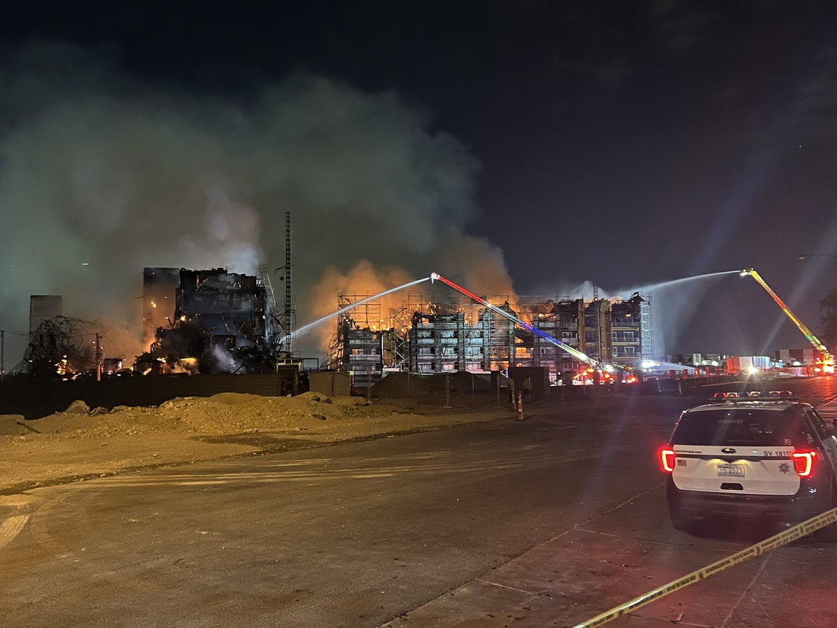 LaurenNegrete's tweet photo. #ContinuingCoverage this morning on the #fire near the 215 and Buffalo at an apartment complex that was under construction. Fire crews are still battling the flames 12 hours later. #8NN #LasVegas @8NewsNow https://t.co/R2YGrxjf0D