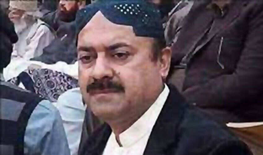 Team CLAW has just received disturbing news that @murtazawahab1 has reinstated Khalid Hashmi as senior director of #KarachiZoo. This is the same man who let #NoorJehan suffer the agony of her injury for months, without making any effort to get her treated.