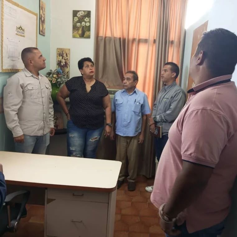 CMunicipalSm's tweet photo. 📝🔍 Se realizó inspección por parte de la Cjala y Pdta del Concejo Municipal Santiago Mariño @monicaluciah, en Conjunto con el Vicepresidente y Edil @joserojasv, seguidamente con Concejales y Concejalas de los espacios físicos del Consultorio Médico del Concejo Municipal. https://t.co/zsRj4ibfHV