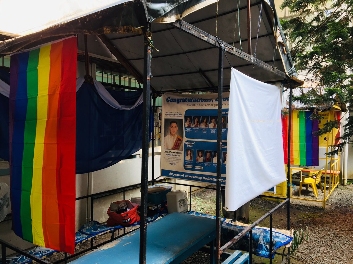 tanglawdevcom's tweet photo. TINGNAN: Nakiisa ang komunidad ng Devcom sa pagdiriwang ng Pride Month ngayong Hunyo.

Bukod sa tatlong student orgs ng kolehiyo, mayroon ding Pride flag sa bukana ng CDC Building, matapos payagan ng administrasyon ang hiling ng @UPLBCDCSC.

📸: E. Devilleres

#TanglawCDC https://t.co/3mNxzSfZ26