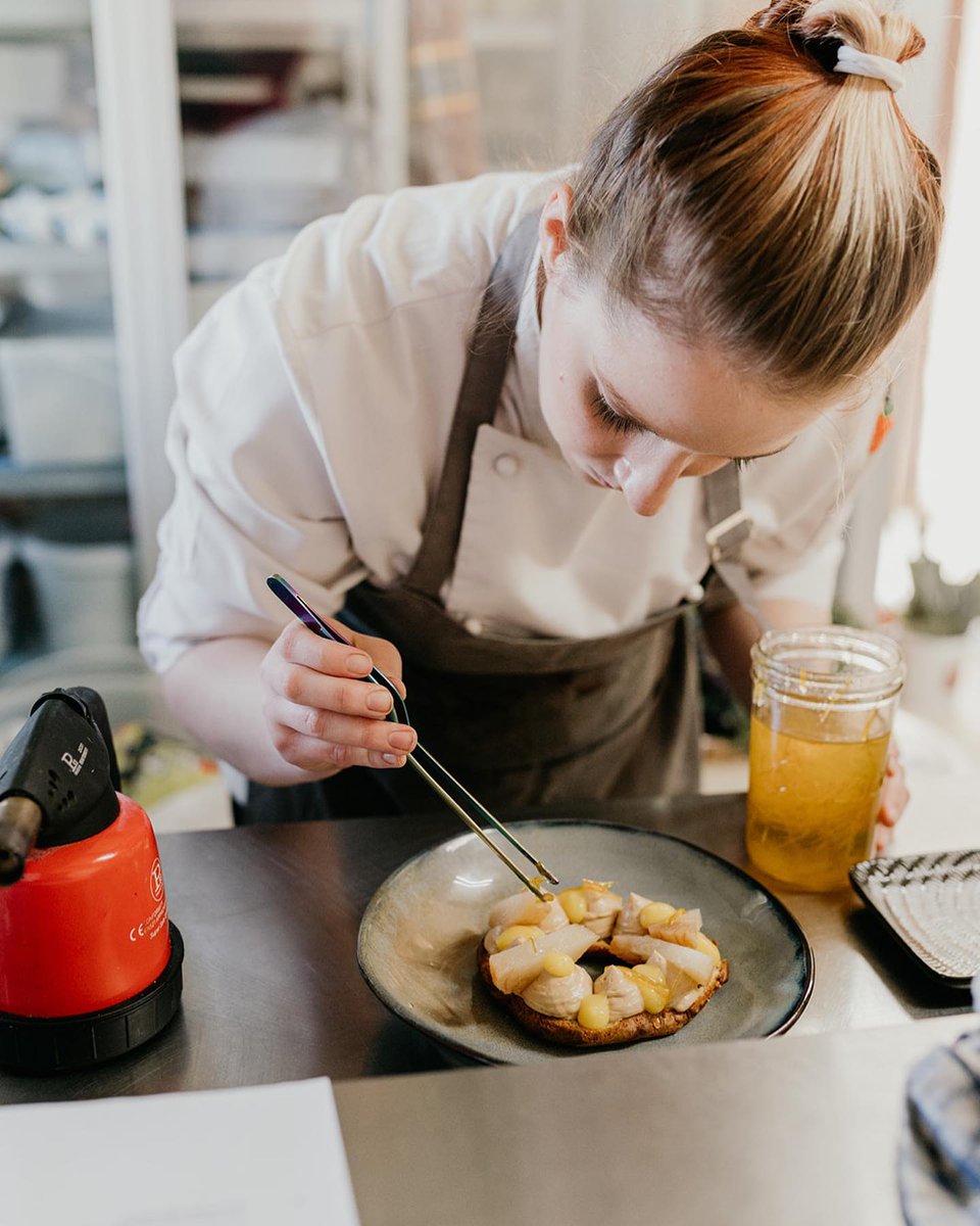phesantekraal's tweet image. Treat yourself to a cozy culinary experience that will leave you craving for more when you indulge in the comfort of our hazelnut choux pastry Paris Brest, crafted to perfection by Sous Chef Sunè. Book online: grootphesantekraal.co.za
#dinedurbanville #winterdessert #insideguide