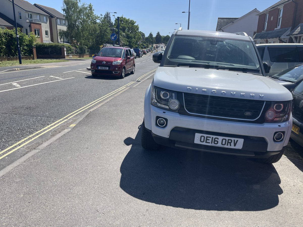 @BobFlavin @Wankpanzer @LandRover_UK tankers in @yplac shock. Surely, no? Different class. #wankpanzer