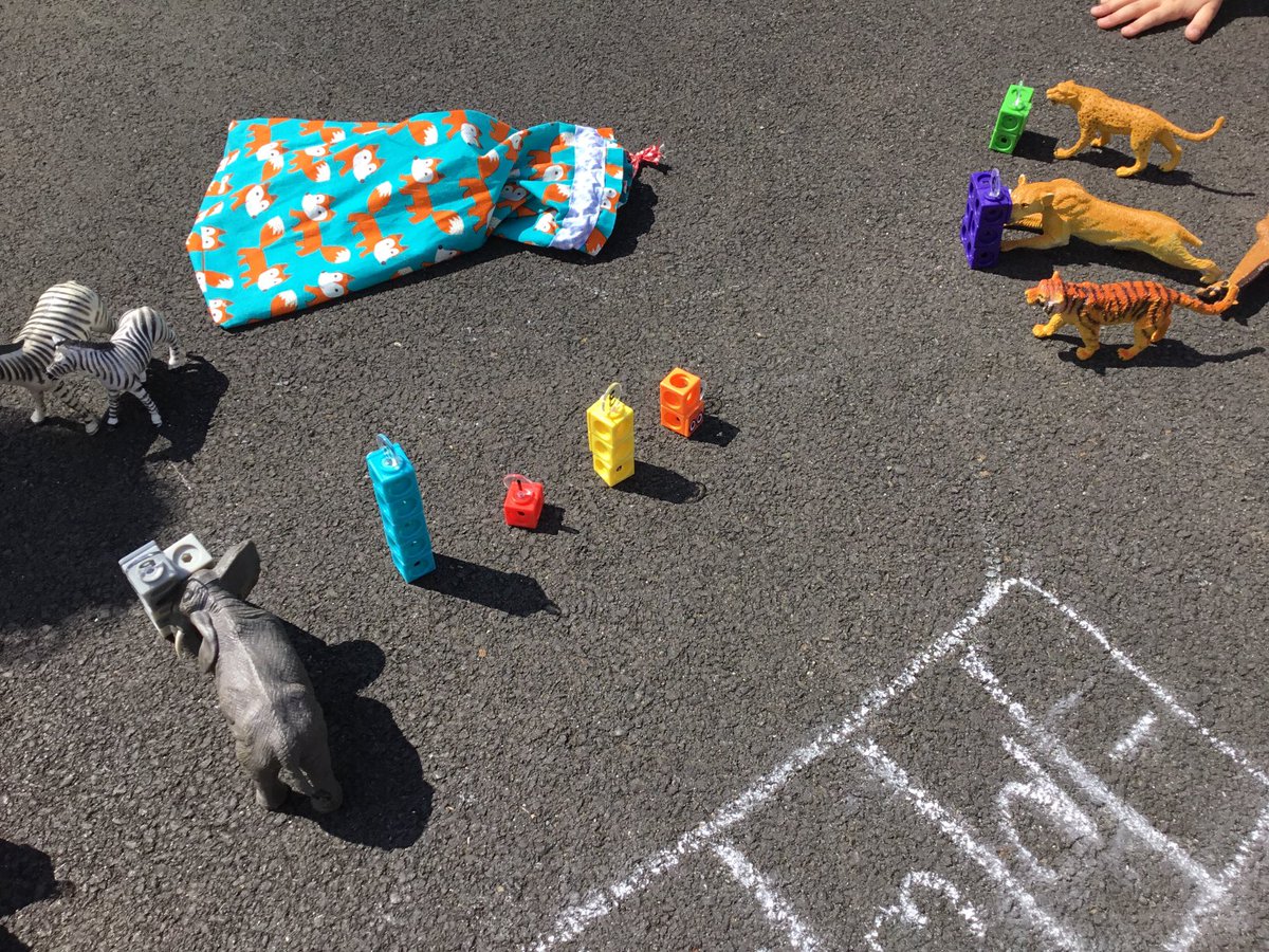KirkbyMSchool's tweet image. Acorn Class have been exploring shadows this morning after we spotted that the #numberblocks all made different sized shadows #masterymaths ⁦@NCETM⁩