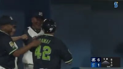 ⚾イースタン・リーグ⚾ 🎊2打席連発🎊 華麗なバット投げ✨ ヤクルト