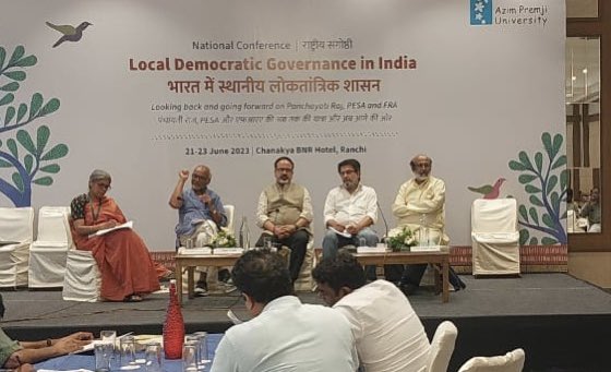 Powerful insights shared at the policy exchange on the 30yrs journey of Panchayati Raj at #localDemocracy2023. Reflecting on the evolution of legislation like PESA and FRA, the speakers emphasized the vital freedom of the political class to drive positive change @azimpremjiuniv