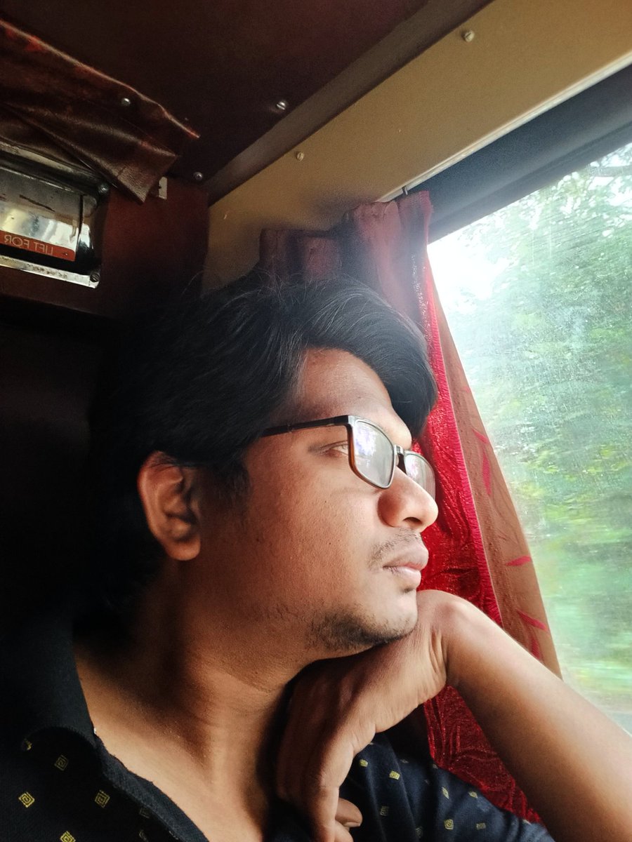 BalaganiBalaji's tweet photo. Going home🏡 to #Ongole....Long #Journey...#Train...#Sabariexpress 😃 https://t.co/2M6G6awZRJ