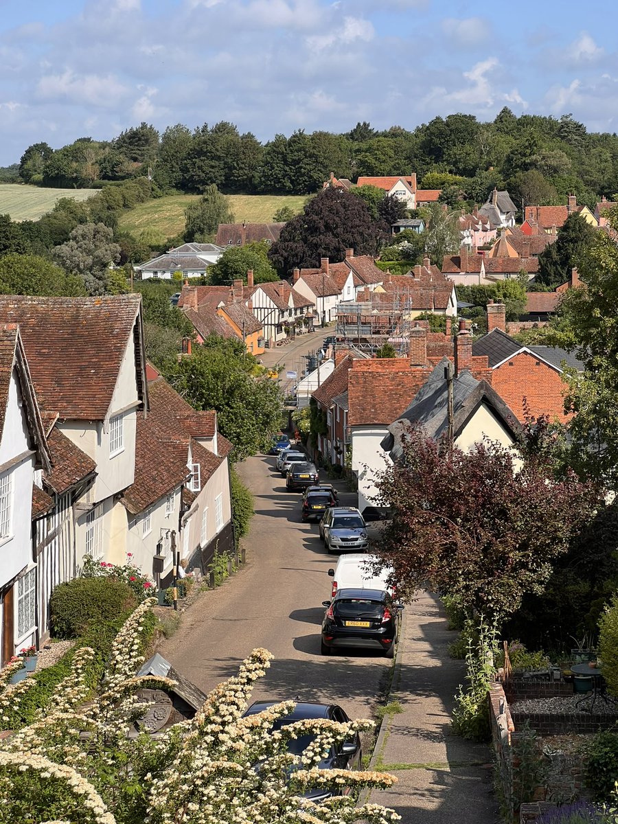 Good morning from Suffolk! If you’ve seen Magpie Murders - here’s Kersey - one of the filming locations!
#travel #magpiemurders #englishvillage