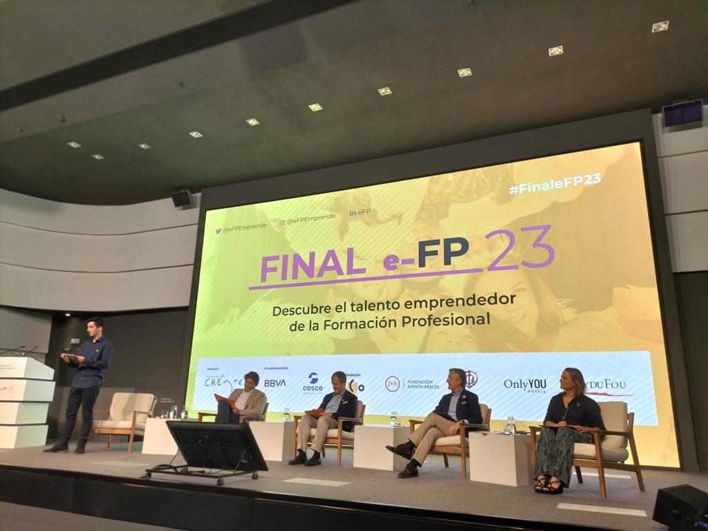 Hoy se ha celebrado la final del programa e-FP de la @FundCreate con la participación de la Fundación ICO. El acto, que ha tenido lugar en la <a href="/FundacionAreces/">FundaciónRamónAreces</a>, ha contado con Lucinio Muñoz, director de la Fundación ICO, como uno de los miembros del jurado.