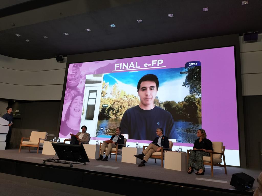 @FundCreate <a href="/FundacionAreces/">FundaciónRamónAreces</a> Los equipos finalistas del programa han presentado los 6 proyectos de emprendimiento para la Categoría de Grado Medio y la Categoría de Grado Superior.