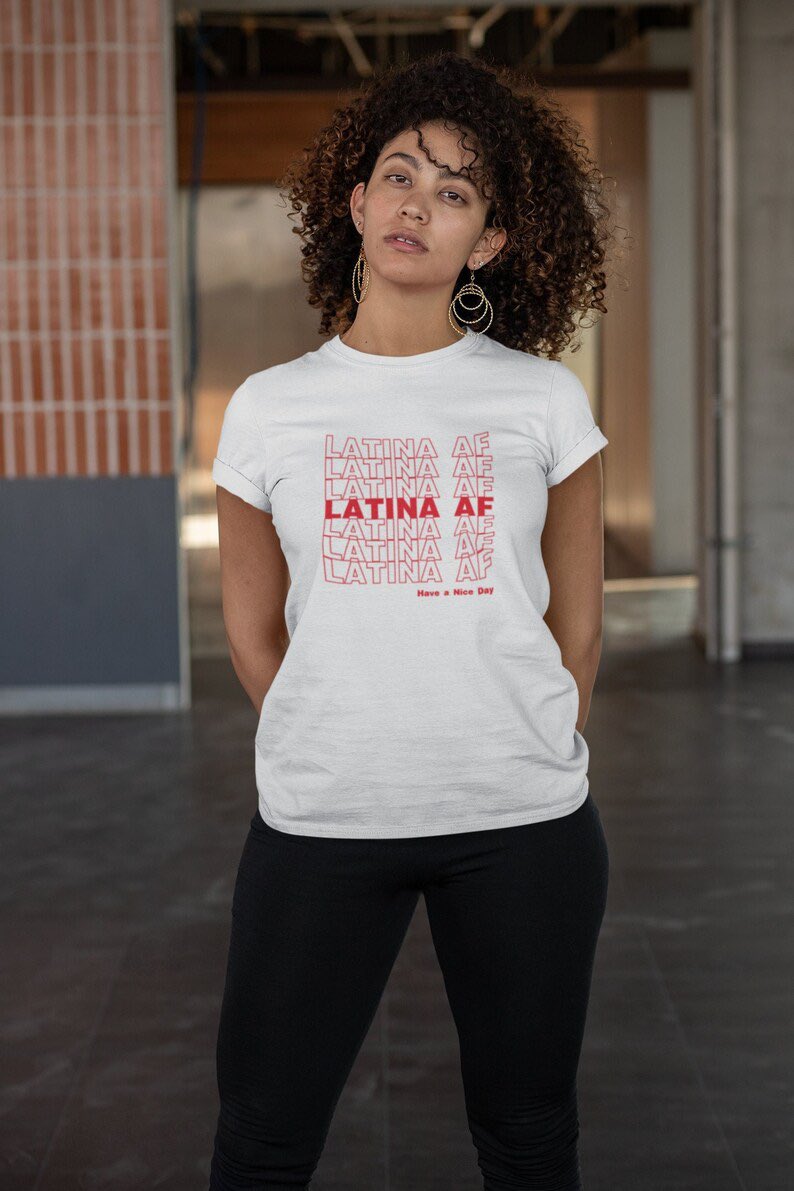 Latina AF shirt 🔥
.
.
.
#latina #latinagirls #latinasdoitbest #latinablogger #latinos #hispanic #love #fyp #brownskingirls #afrolatina #melaninchocolatetees #chocolatemelanintees 

etsy.com/listing/105141…