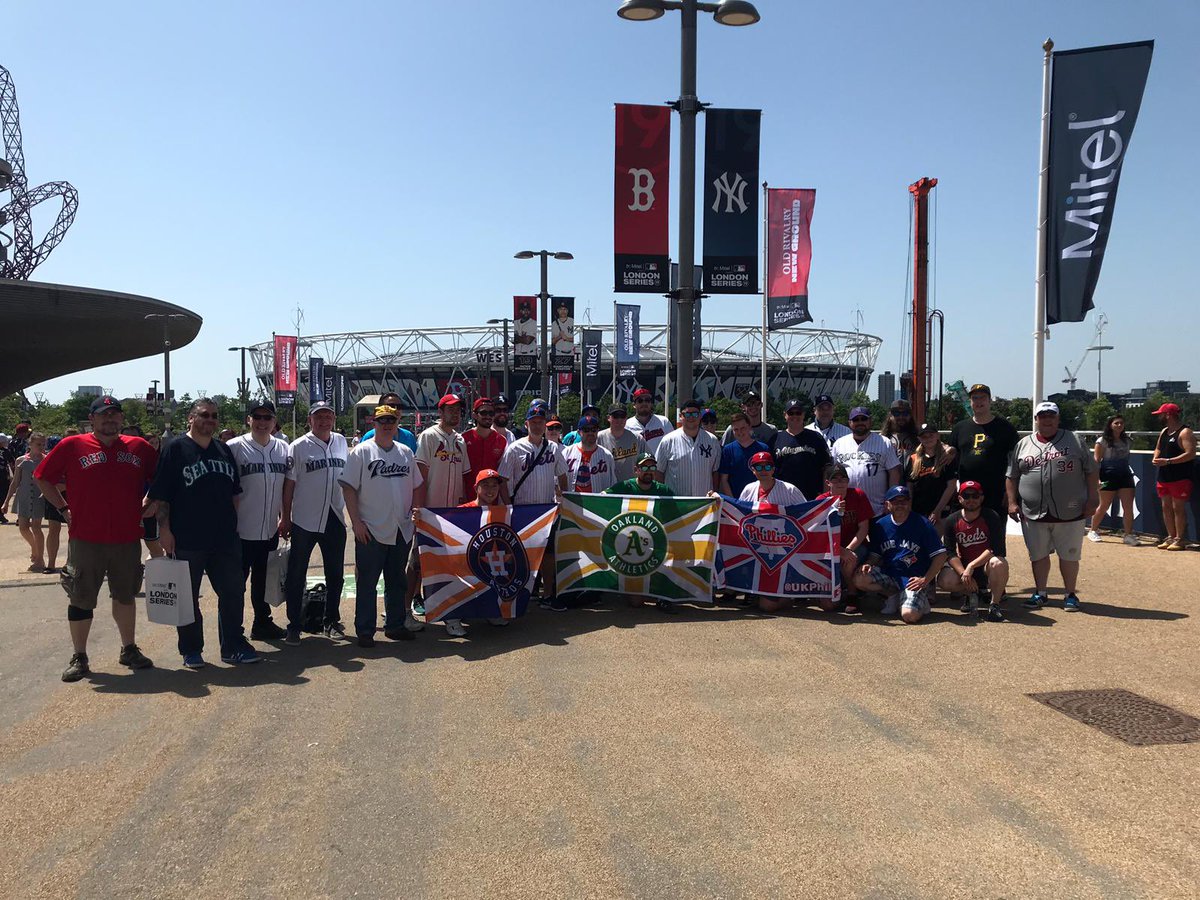 Only 3 days till @MLBEurope in London will there be another big group photo before the Saturday game ?@batflips_nerds @DBacksUK @MLBUKCommunity 😊⚾️⚾️