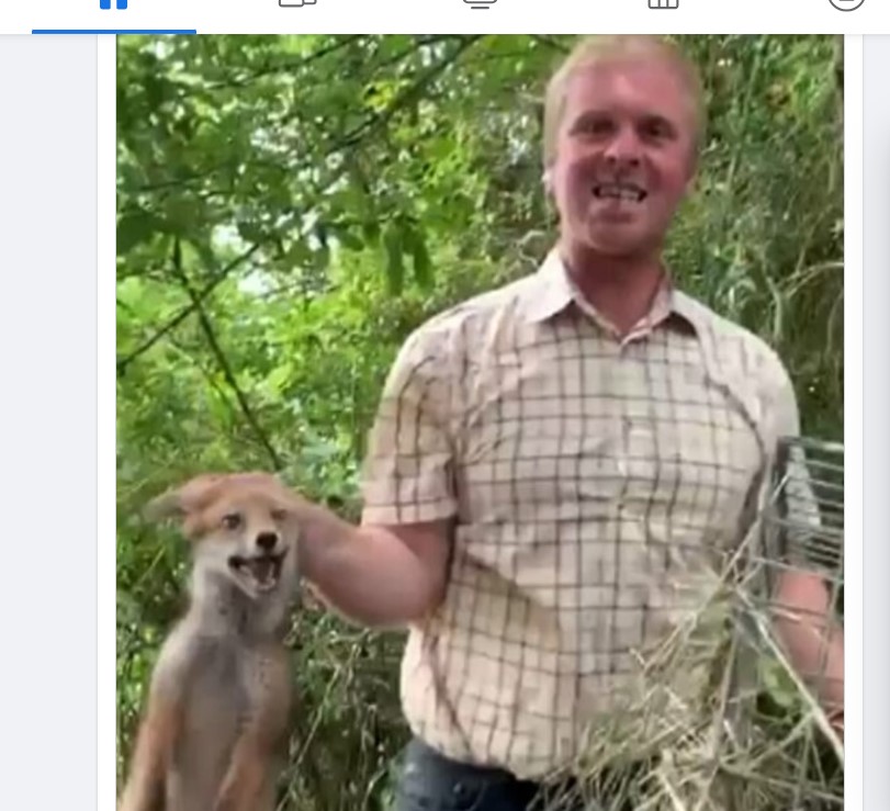 Breaking. This is the face of deranged hunt halfwit Oliver 'Oli Thompson' of #OldBerkshireFoxhounds  as he baits a hound with a cub.  Please contact  @ThamesVP  and ask them to take action.  #foxhunting #enforcetheban