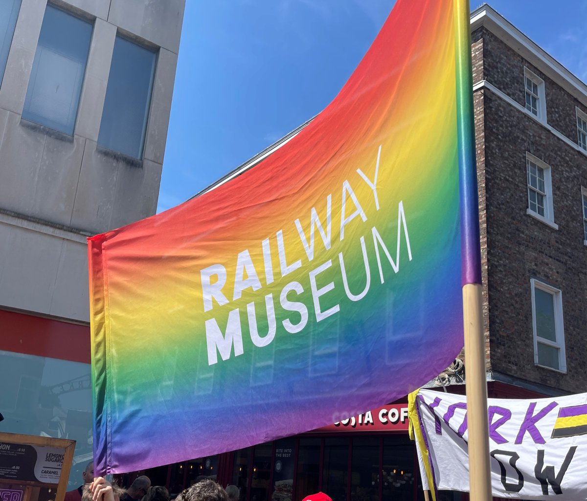 🌈 We are delighted to announce that we are launching a new research project: People, Pride and Progress.

🎙 Funded by <a href="/HeritageFundUK/">The National Lottery Heritage Fund</a>, it will record the voices of up to 70 railway workers from the LGBTQ+ community for the first time.

🖱 More here: railwaymuseum.org.uk/about-us/press…